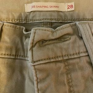 Levi’s Skinny Shaping Khaki Jeans